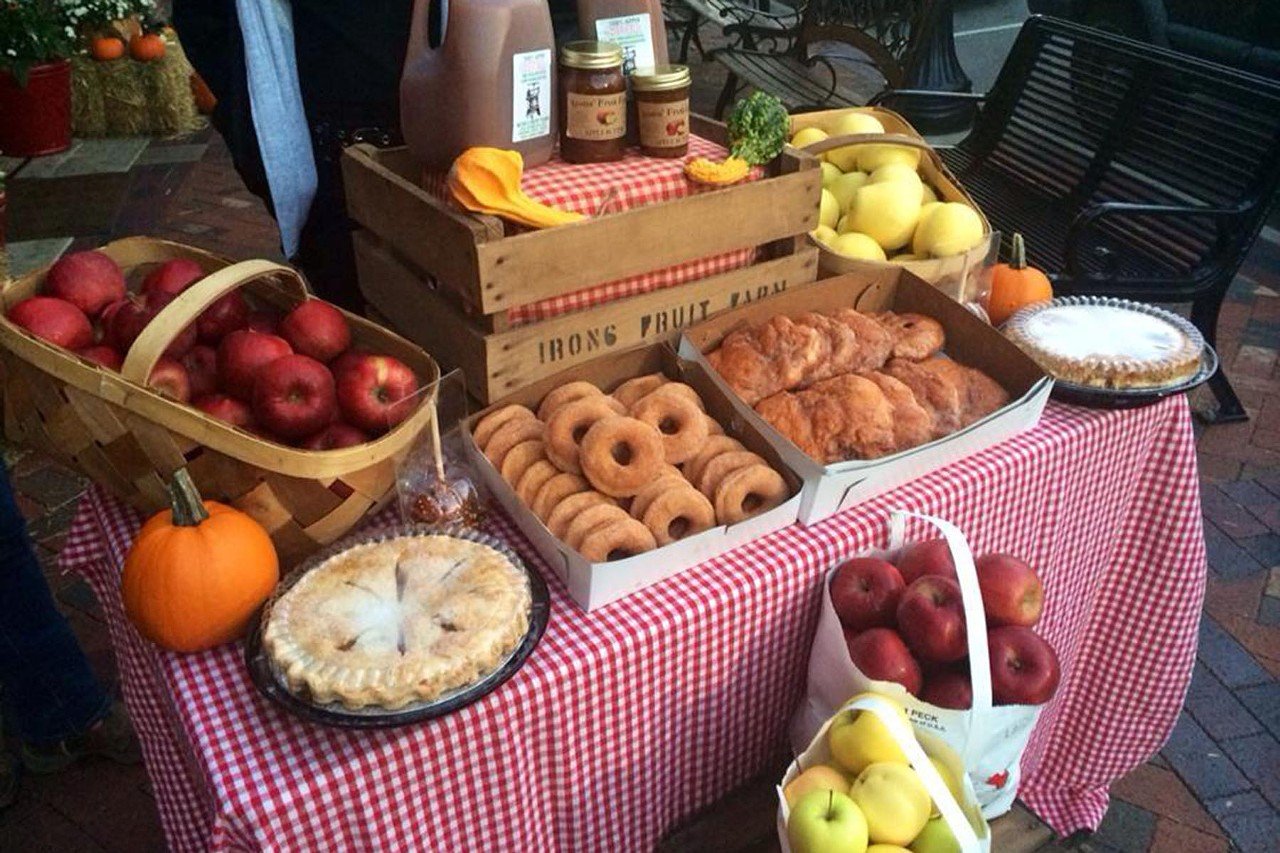 Country Applefest
When: Sept. 28 from 10 a.m.-7 p.m. and 
Sept. 29 from 10 a.m.-6 p.m.
Where: Warren County Fairgrounds, Lebanon
What: A fall festival featuring over 300 arts, crafts and food vendors and live entertainment — not to mention plenty of apples. 
Who: Country Applefest Inc.
Why: It’s the perfect place to feel like a protagonist in a romantic fall Hallmark movie.