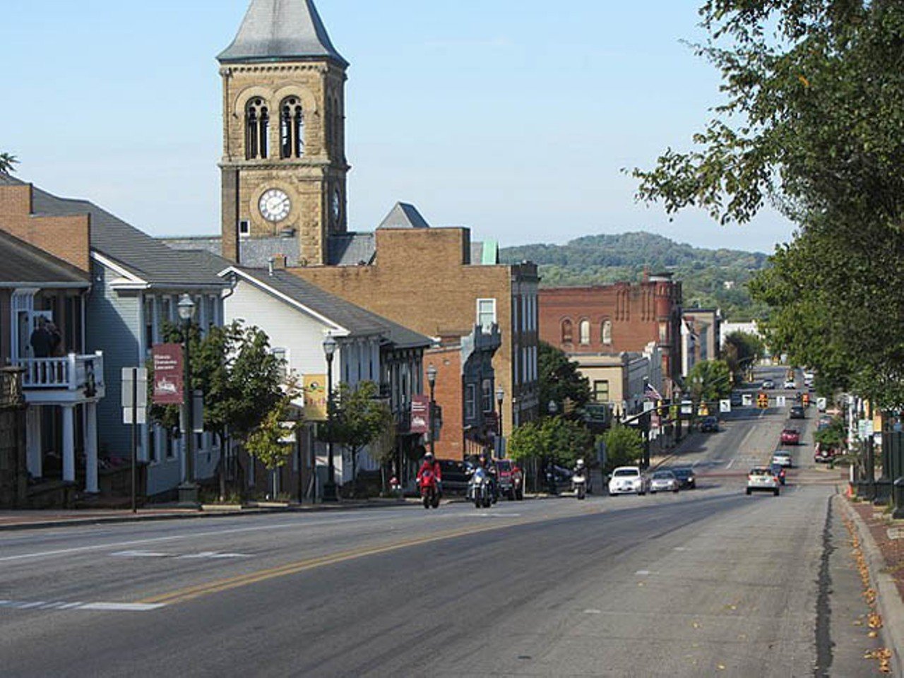 Lancaster, Lang kuhss tur
Located near Hocking River in Fairfield County, the city&#146;s name was shortened from New Lancaster to Lancaster in 1805. Lancaster boomed to life with commerce and real estate once the Lancaster Lateral Canal opened in 1834.
Photo: David Wilson, CC BY 2.0