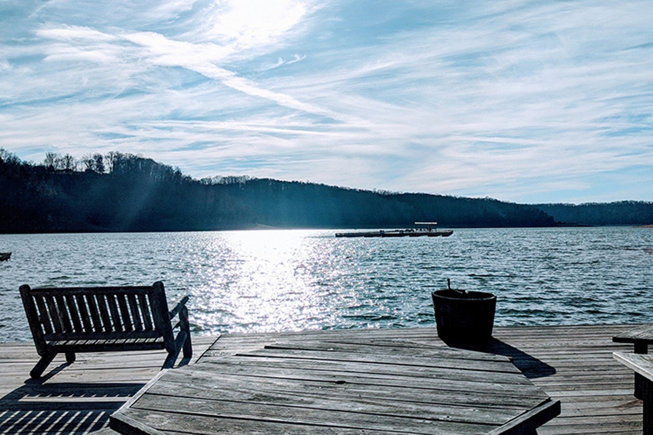 Lake Cumberland
Distance: 3 hours and 30 minutes
Lake Cumberland is another tourist favorite in southern Kentucky. This huge reservoir is the place to be on a warm, sunny day for boating, fishing, jet skiing or just cooling off in the water. You can stay in a houseboat, cabin, hotel or camp.  
Photo via Facebook.com/LakeCumberlandKY