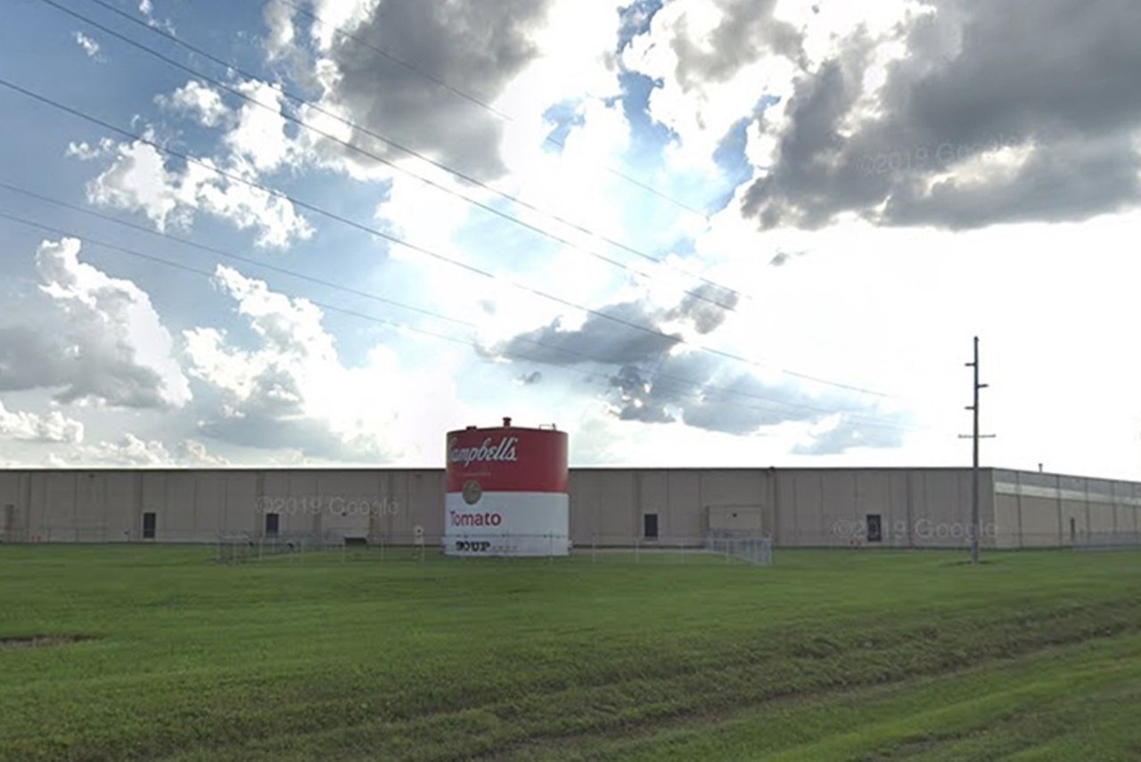 Giant Tomato Soup Can
12772 State Route 110, Napoleon
What could be better than a warm bowl of tomato soup? How about a massive can of tomato soup outside Campbell’s production facility near Toledo?