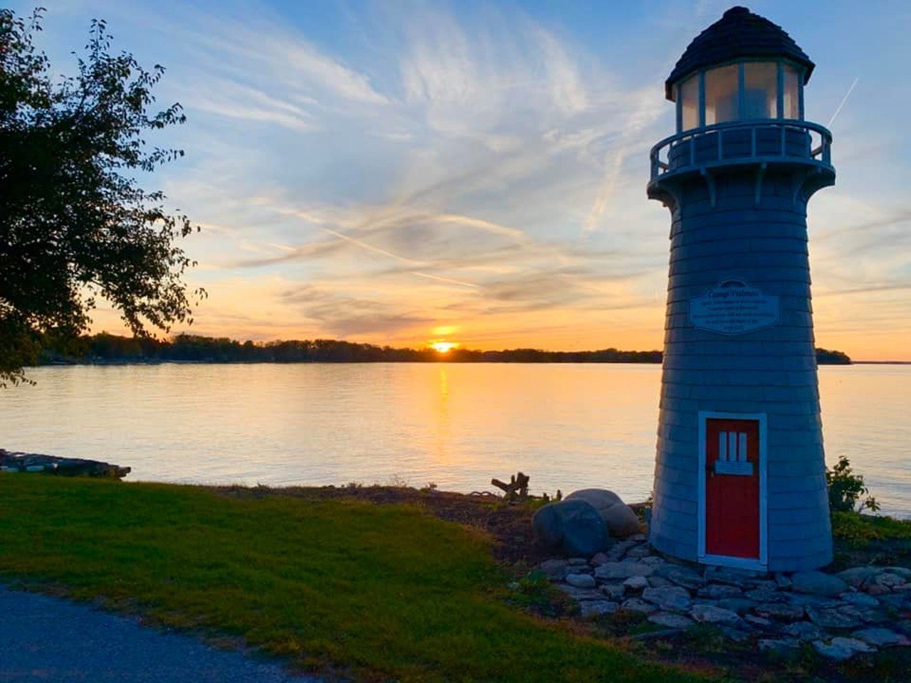 Kellyes Island
Distance: 4.5 hours
Take a ferry to the largest freshwater American island in Lake Erie. Once there, swim at a sandy beach, rent a bike or kayak, go on a wine tasting, go scuba diving and fish from various piers or boats. Be sure to check out the Glacial Grooves State Memorial — the largest and most breathtaking example of glacial grooves in the world.