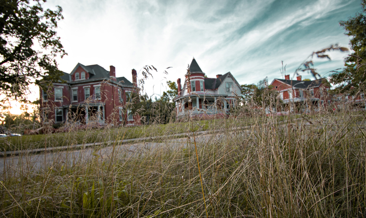 Alexander Circle, an abandoned Victorian cul-de-sac in Fort Thomas