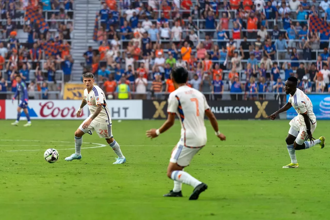 Luca Orellano scans the pitch for passing options | FC Cincinnati vs. Santos Laguna | Aug. 9, 2024