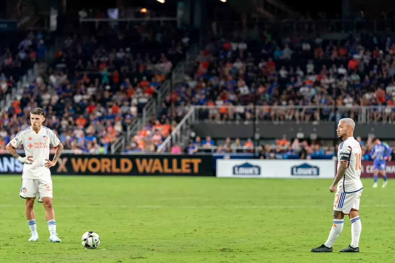 Luciano Acosta looks over a dead ball ahead of FCC free kick | FC Cincinnati vs. Santos Laguna | Aug. 9, 2024