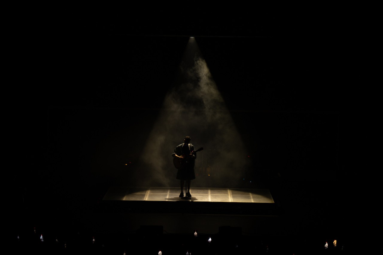 Daniel Caesar performing at the Andrew J Brady Music Center on Aug. 31, 2023.