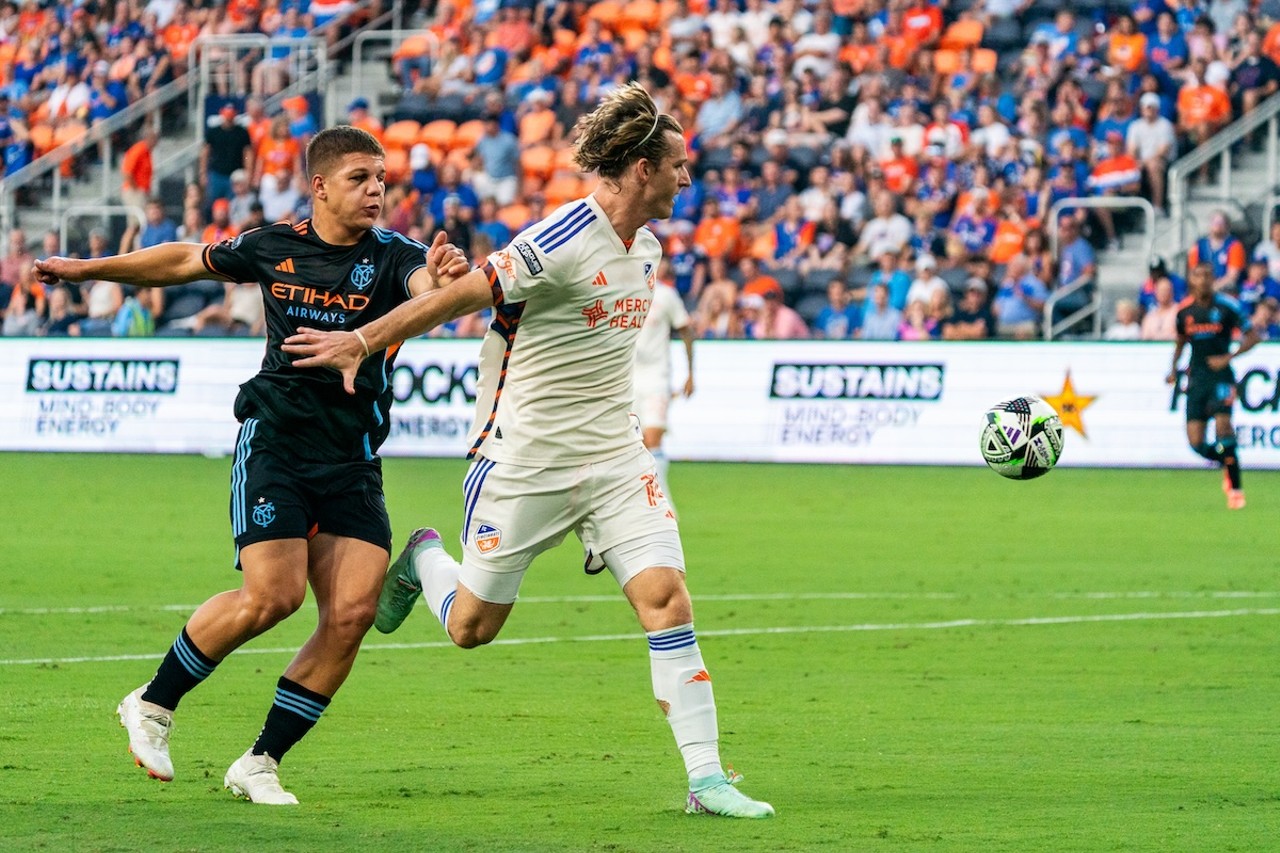 Kipp Keller holds off NYCFC defender | FC Cincinnati vs. NYCFC | Aug. 5, 2024