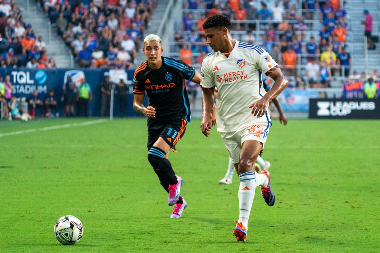 Ian Murphy with a quick glance behind to track NYCFC defender | FC Cincinnati vs. NYCFC | Aug. 5, 2024