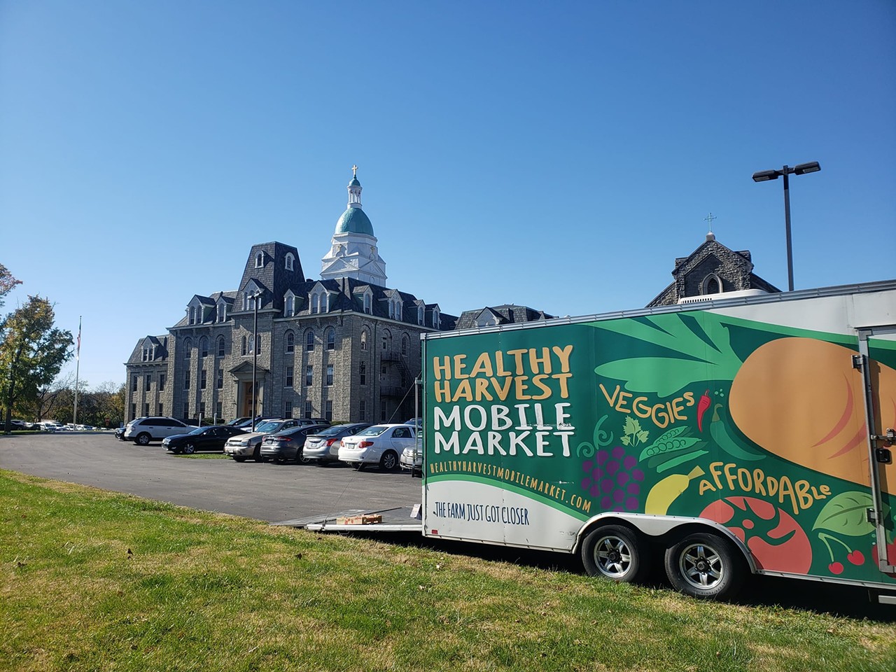 Healthy Harvest Mobile Market
Location and times vary, so check their website for more information
Healthy Harvest Mobile Market describes itself as a “grocery store on wheels.” They sell healthy foods and offer a farmers market experience to neighborhoods that have limited access to them. They move around the city every day, so be sure to check their social media to see where they’re headed next.