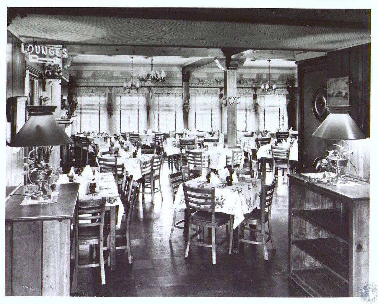 The dining room at Oelsner's Colonial Tavern, 1730 Dixie Highway in Fort Wright, date unknown