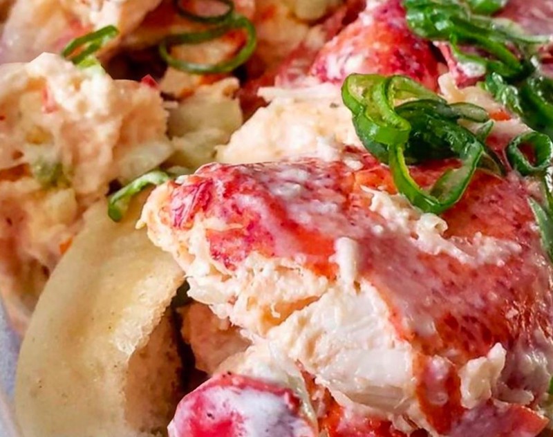 The Governor's lobster roll - Photo: facebook.com/thegovernordiner