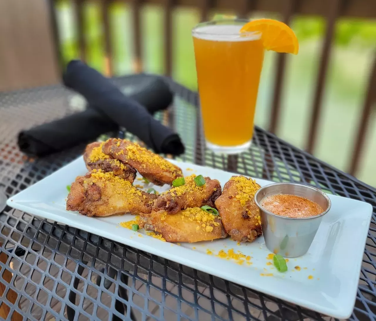 deSha’s
11320 Montgomery Road, Symmes Township
Wing Deal: Cool Ranch Doritos wings: Six traditional wings, garlic butter, Cool Ranch Dorito dust and a side of spicy ranch. Dine-in or takeout.